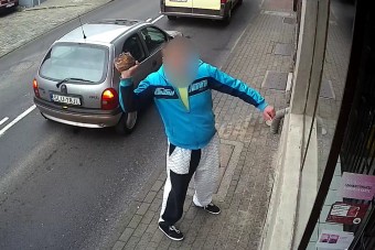 Agresszív hülyékre gyorsan sújt le a sors