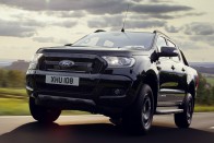 Feketén bólingat a Ford Ranger… 10