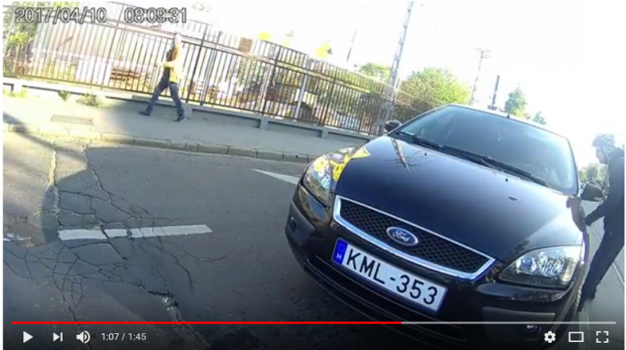 Videón az autós-bringás háború a 14. kerületben 1