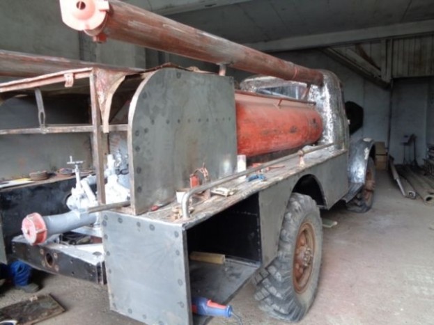 Nézd meg, ahogy ez a szovjet tűzoltóautó feltámad 5