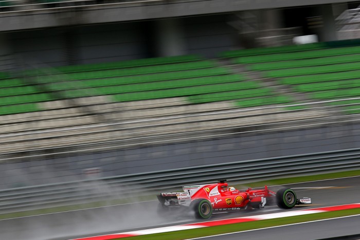 F1: Vettel nem elégedett, javulnia kell a Ferrarinak