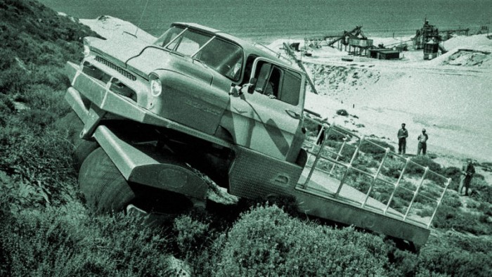 Öt tonnát nyom ez a gép, mégse öl meg, ha átgurul rajtad 1