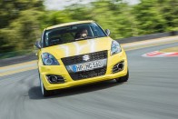 Bitang a Hayabusa-motorral töltött Suzuki Swift 18