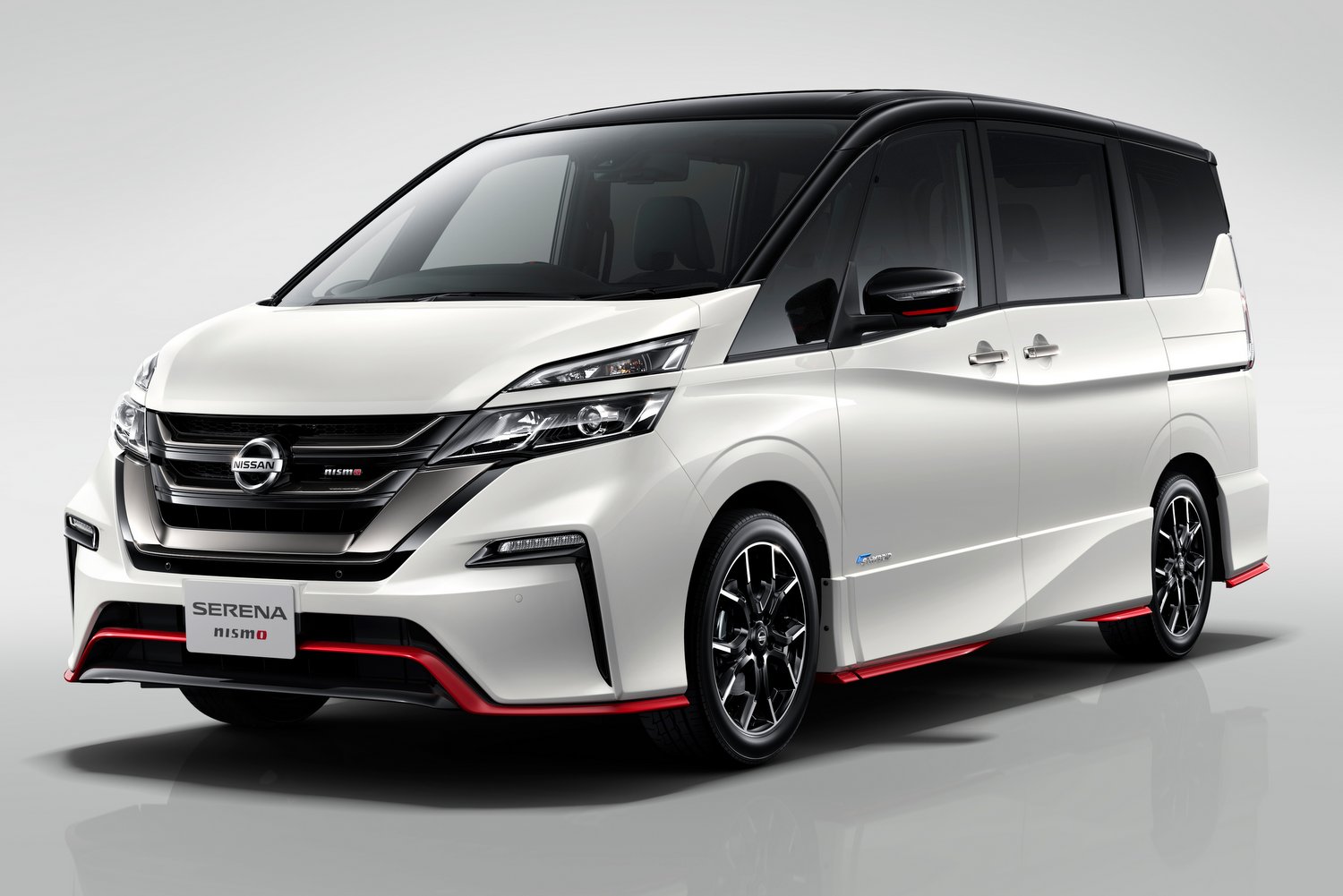 Elektromos sportmodellel készül a Nissan 20