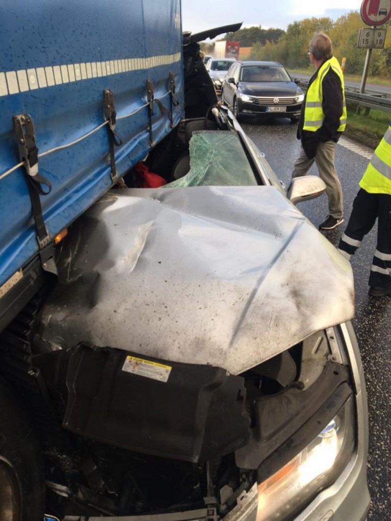 Valószínűleg ez az év legdurvább szelfije, ami autóban készült 3