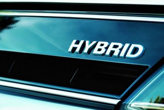 Ennyivel fogyasztanak többet a hibridek a gyári értéknél