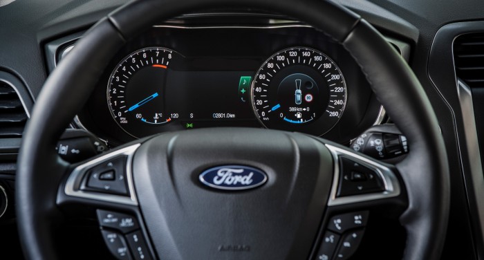 2015_ford_mondeo_wagon_33_1920x1080