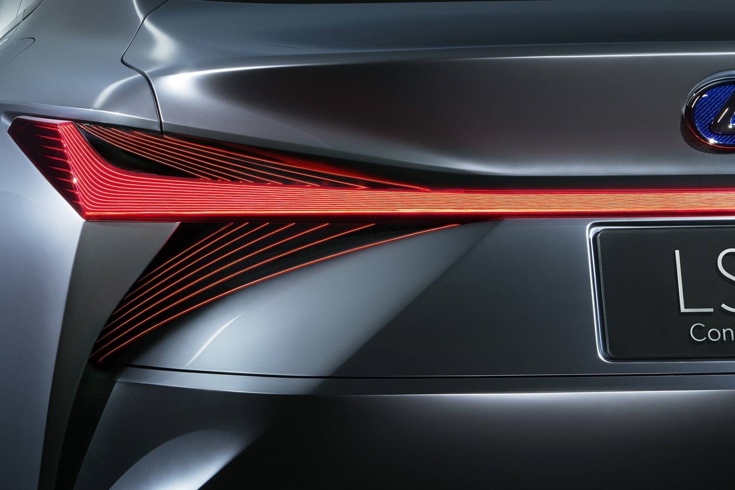 Futurisztikus luxuslimuzin a Lexustól 10