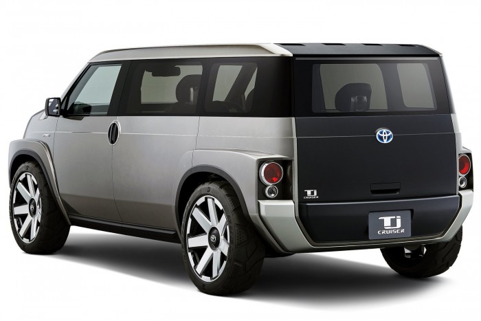 A Fiat Multipla és a Renault Kangoo szerelemgyereke egy Toyota 8