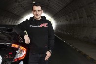 Megmutatjuk Michelisz brutális új autóját 19