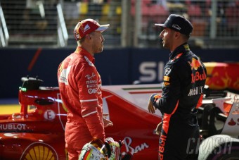 F1: Ricciardo kiállt Vettel mellett