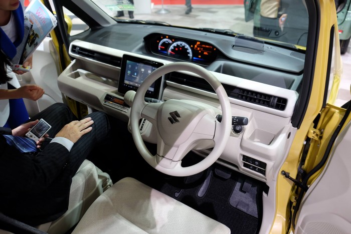 5 fotón az új Suzuki, be is ültünk a cuki apróságba 3