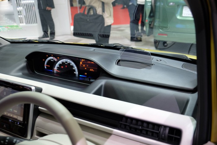 5 fotón az új Suzuki, be is ültünk a cuki apróságba 5