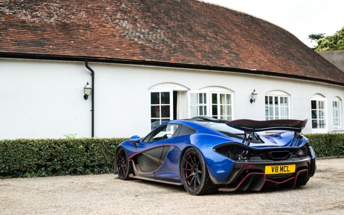 Lángba borult egy McLaren P1-es 1