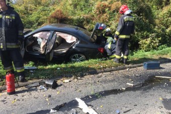 Képeken a pomázi frontális ütközés