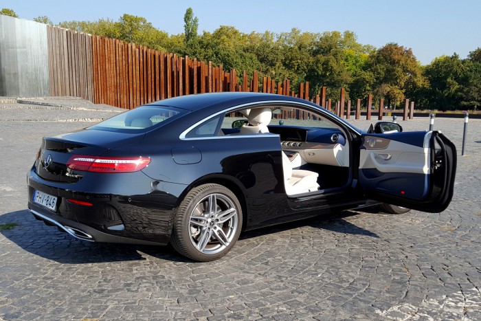 911 kisgyerekeseknek? 11