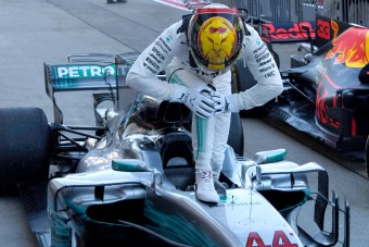 F1: A lehűlő gumi okozott gondot Hamiltonnak, a 