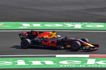 F1: Ricciardo tehetetlenül szenvedett