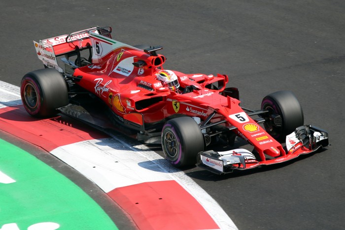 F1: Vettel megölelte Hamiltont