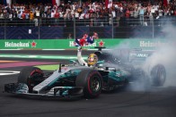 F1: Verstappen nyert, Hamilton a bajnok 34