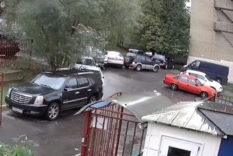 Fél perc alatt négy balesetet okozott a 70 éves nagypapa