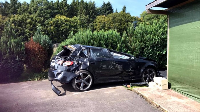 Ilyen az, ha valaki 200 km/óra felett néz el egy derékszögű kanyart 4