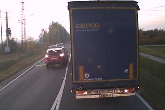 A nap tahó autósa mutatja hogyan ne előzzünk