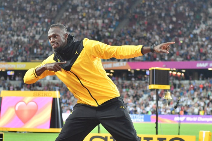 F1: A világ leggyorsabb embere indítja a futamot