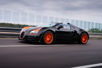 7 villámgyors autó, fedetlen fővel