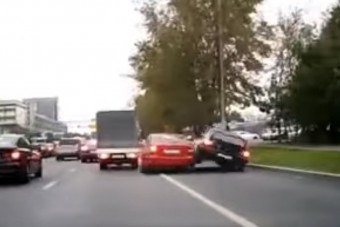 Pillanatok alatt borult a bunkó autós