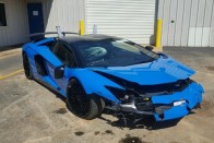 Ha olcsón szeretnél Lamborghinit, akkor itt egy picit fáradt Aventador SV 10