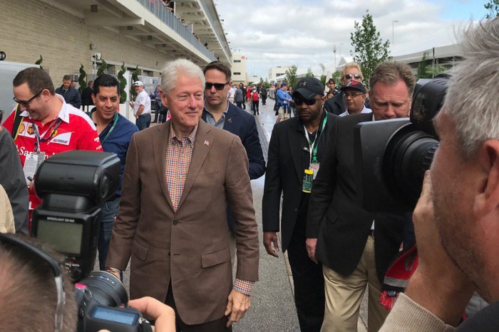 F1: Befutott az amerikai elnök és a futóbajnok is – videó