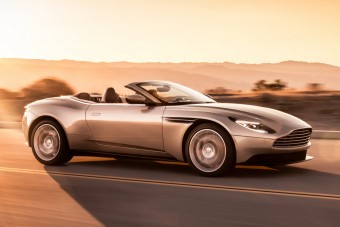 Vászontetőt kapott az Aston Martin DB11