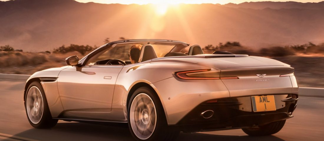 Vászontetőt kapott az Aston Martin DB11