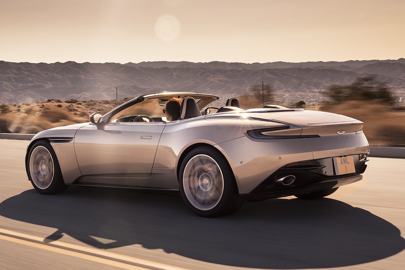 Vászontetőt kapott az Aston Martin DB11 9