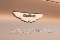 Vászontetőt kapott az Aston Martin DB11 46