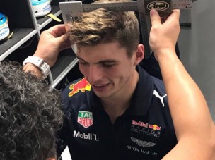 F1: Verstappené már akkora, hogy méregetni kell