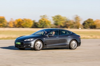 Önvezető autókkal kísérleteztek a magyar utakon