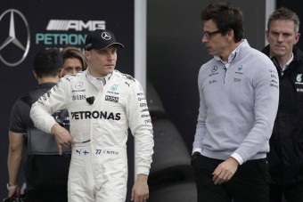 F1: Öthelyes hátrasorolás Bottasnak