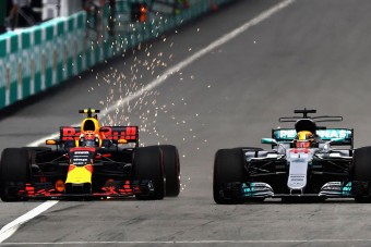 F1: Súlyos kérdőjelek a Mercedesnél