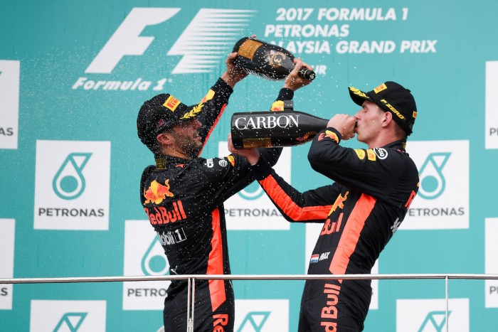 F1: A Red Bullé a legjobb autó? 1 | Vezess F1: A Red Bullé a legjobb autó? 1