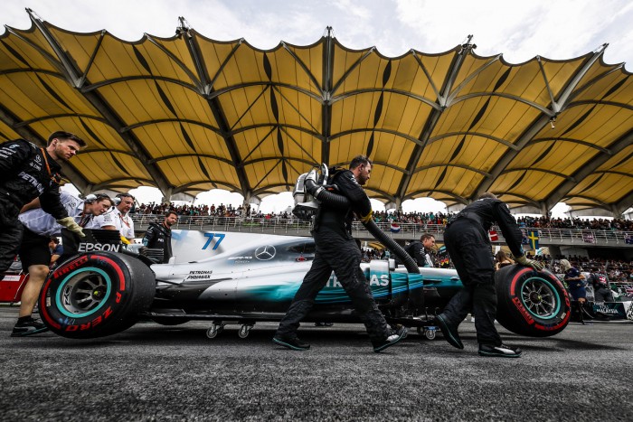 F1: A fél mezőny csalt a rajtnál? 1 | Vezess F1: A fél mezőny csalt a rajtnál? 1