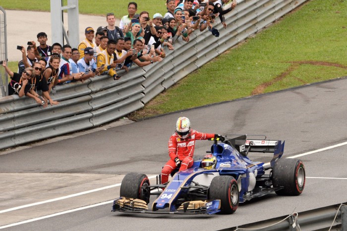 F1: Vettelék megúszták a büntetést – videó