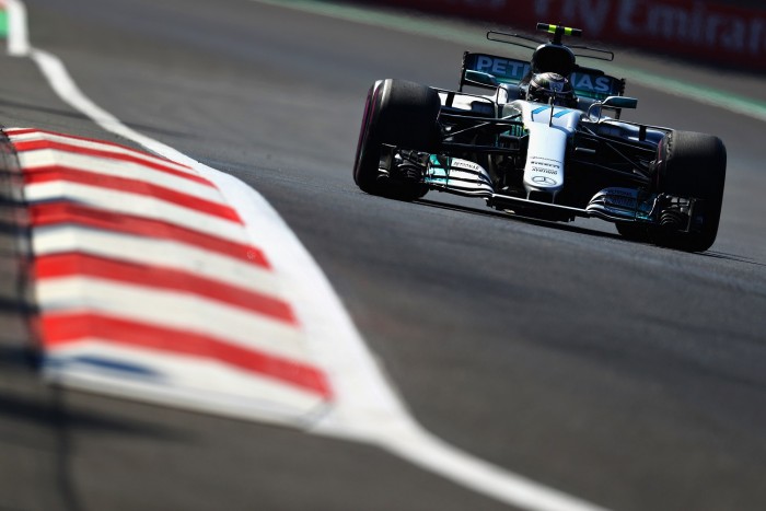 F1: Ütközött az újonc az első edzésen