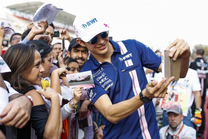 F1: Fekvőrendőrrel regulázzák a pilótákat