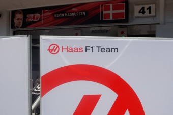 F1: Semmi para, elég lesz a három motor