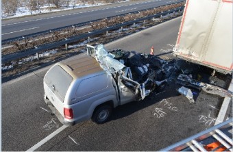 Megrázó fotókon az M5-ösön történt tragédia