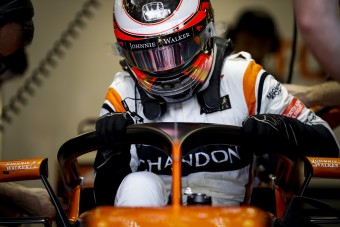 F1: Ütősebb nevet kaphat a fejvédő