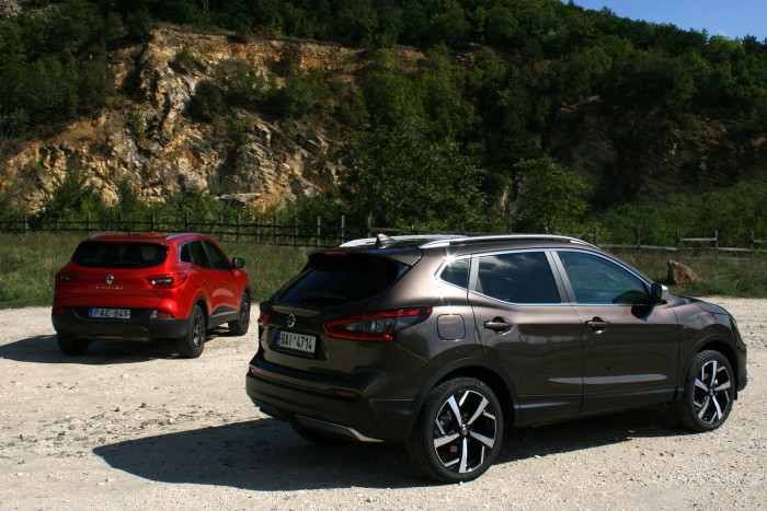 Teszt: jobb lehet a japánnál egy francia SUV? 121 Teszt: jobb lehet a japánnál egy francia SUV? 121