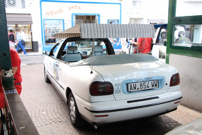 Így közlekednek a milliárdosok kedvenc szigetén 5